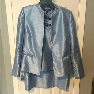 Pristine Kasper Women's Light Blue Metallic 3 Piece Suit Set